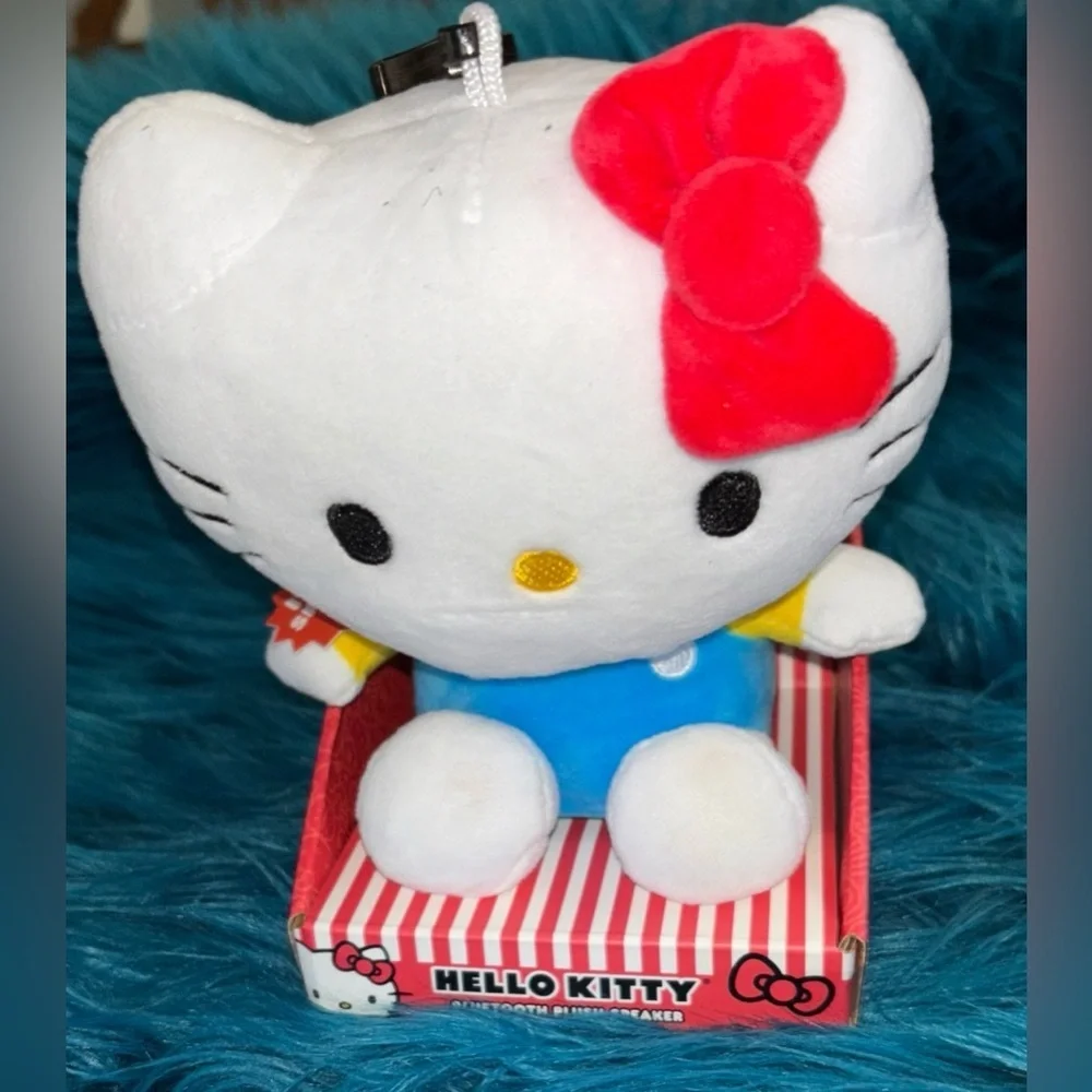 NWT Hello Kitty plush Bluetooth speaker. Rechargeable. Girlhoodcore, Bubblegum - Picture 4 of 6